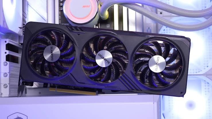 Does ray tracing or upscaling change the VRAM math?